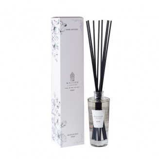 L'Amande Maison Hugs...