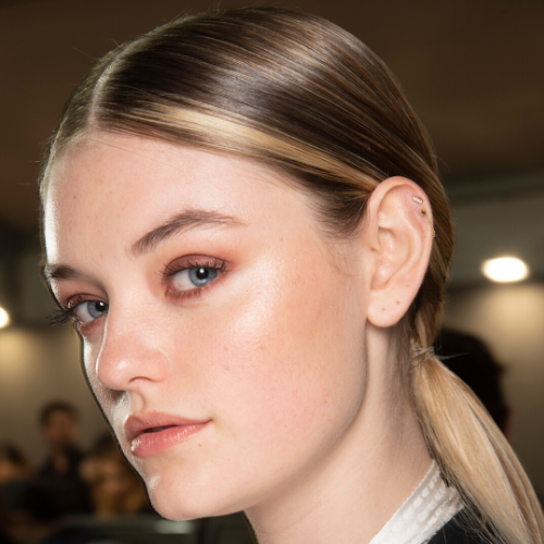 Colore capelli 2020: tutti i beauty tips per una tinta fai-da-te