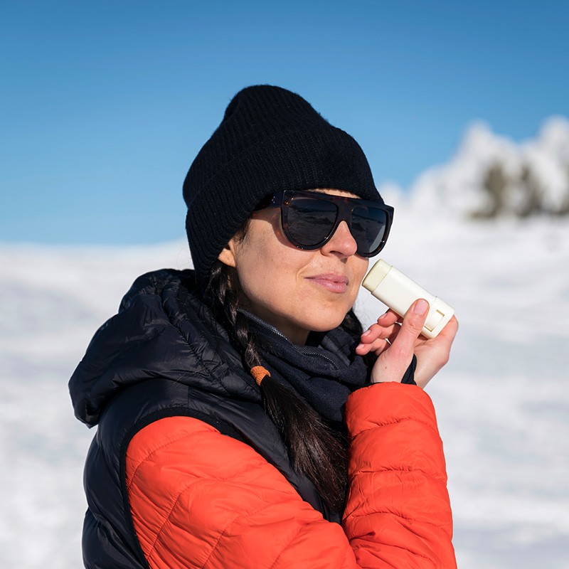 Stick solari: mai più senza la protezione tascabile per nei, tatuaggi e zone sensibili